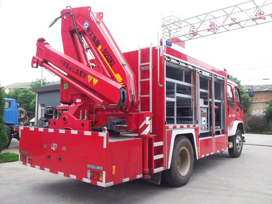 6 Wheeled Fire Fighting Vehicle , 177KW Emergency Fire Truck With 5T Crane