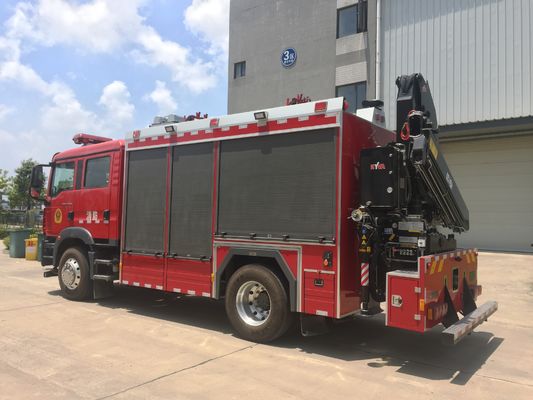 4x2 Heavy Fire Truck , 310HP Emergency Rescue Truck With 5 Ton Crane