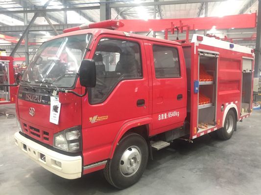 Caminhão de bombeiros tanque de água cor vermelha Isuzu 2.000 kg capacidade EURO 6