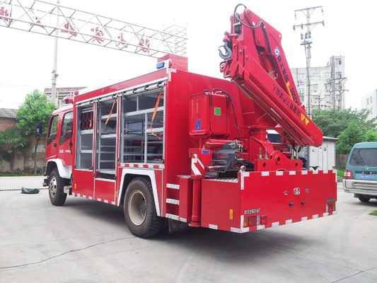 177KW Red Fire Truck , 4x2 Fire Engine Vehicle For Emergency Rescue